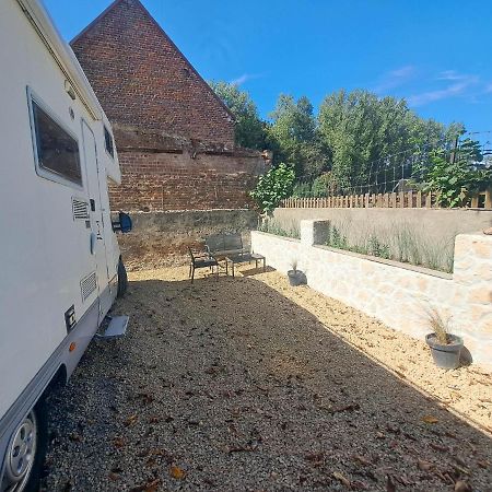 Hotel Camping Car A 3 Minutes Du Parc Pairi Daiza Brugelette Exterior foto
