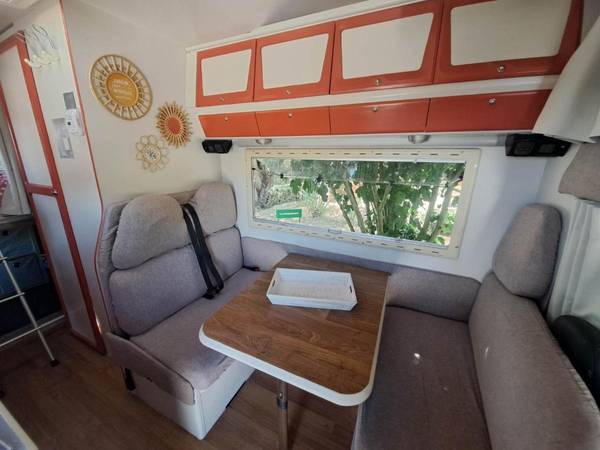 Hotel Camping Car A 3 Minutes Du Parc Pairi Daiza Brugelette Exterior foto