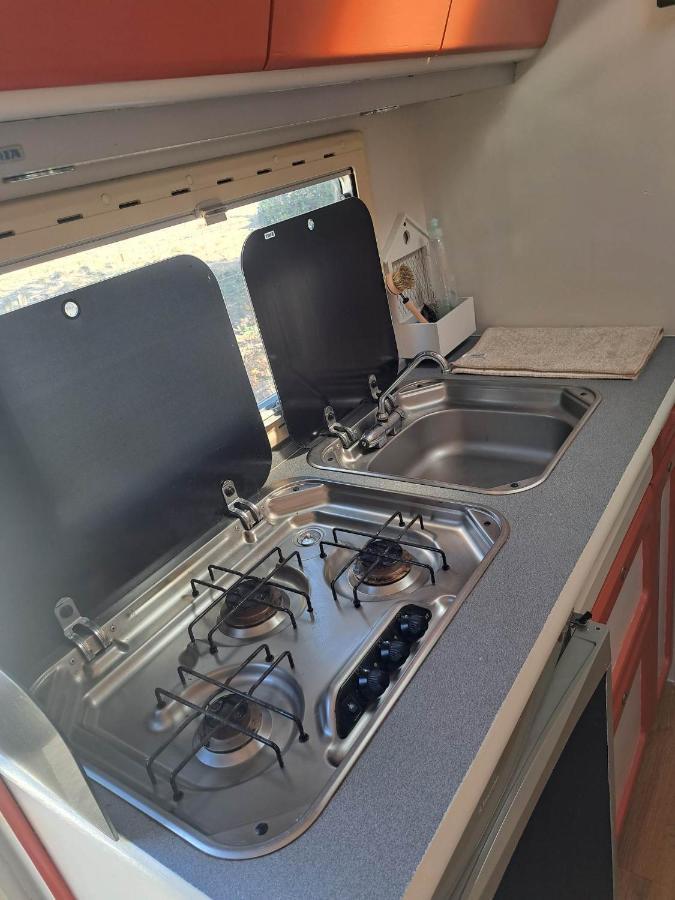 Hotel Camping Car A 3 Minutes Du Parc Pairi Daiza Brugelette Exterior foto